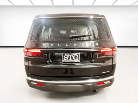 More photos of 2022 Jeep Wagoneer Series II at STG Chandler, AZ