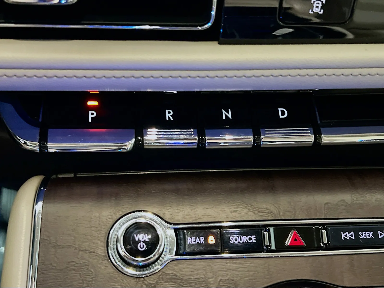 Lincoln Aviator photo 13
