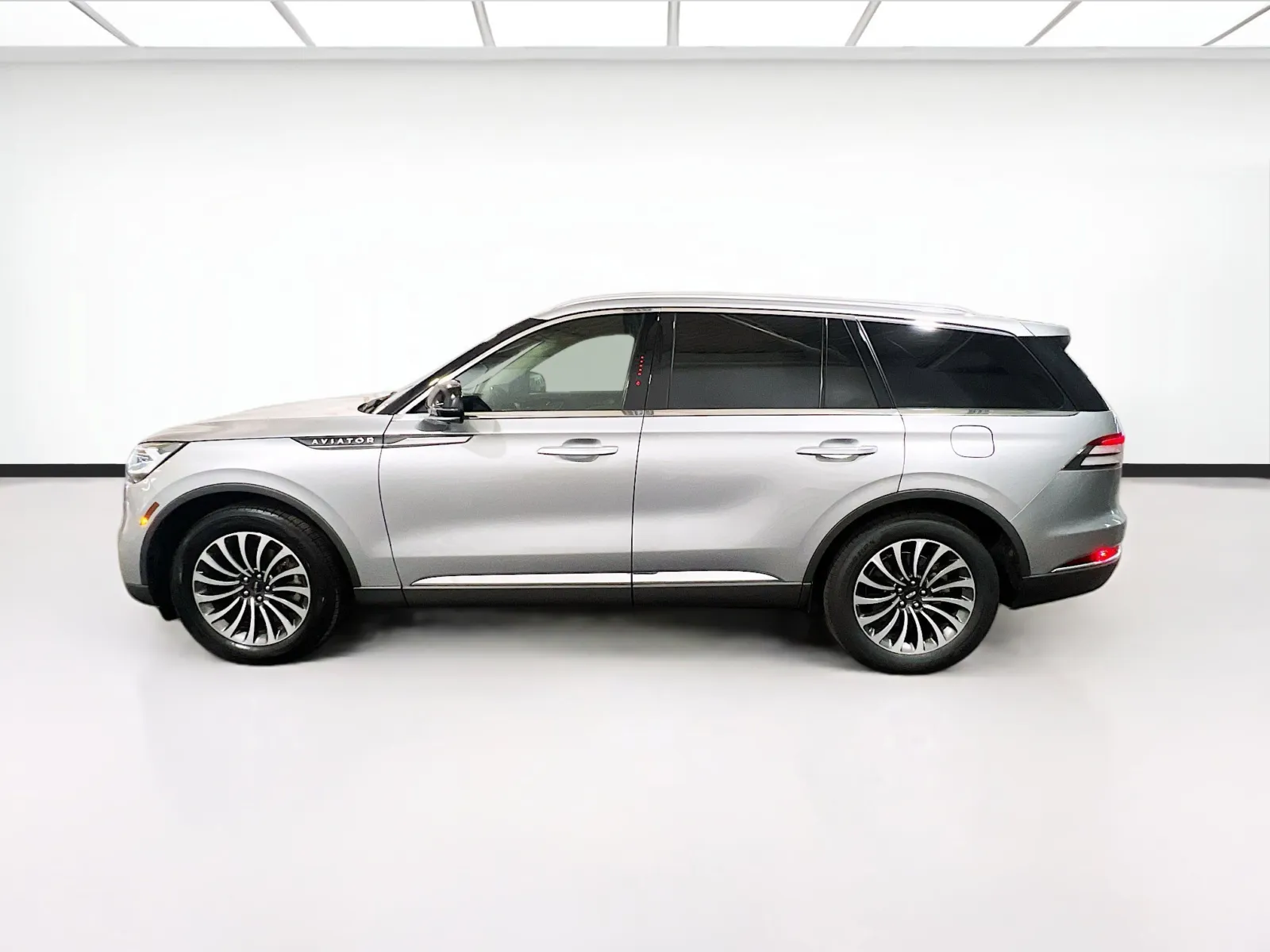 Lincoln Aviator photo 25