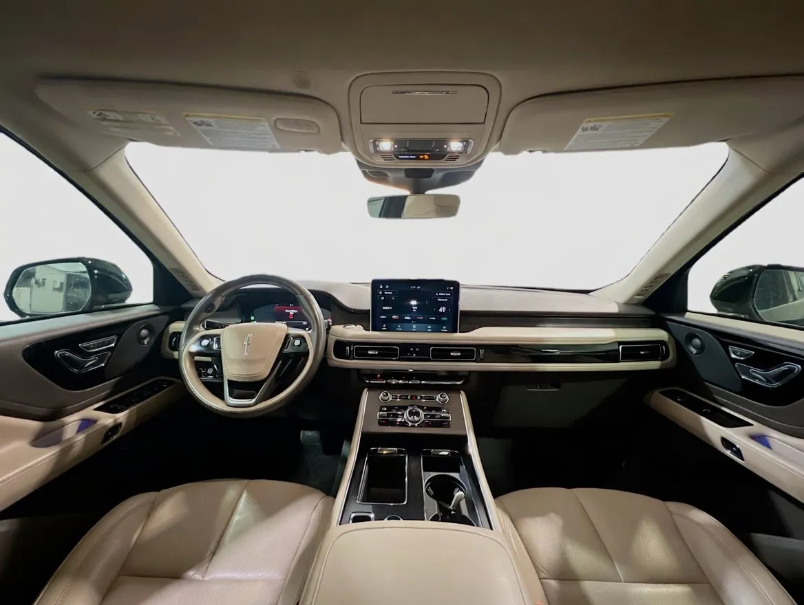 Lincoln Aviator photo 17