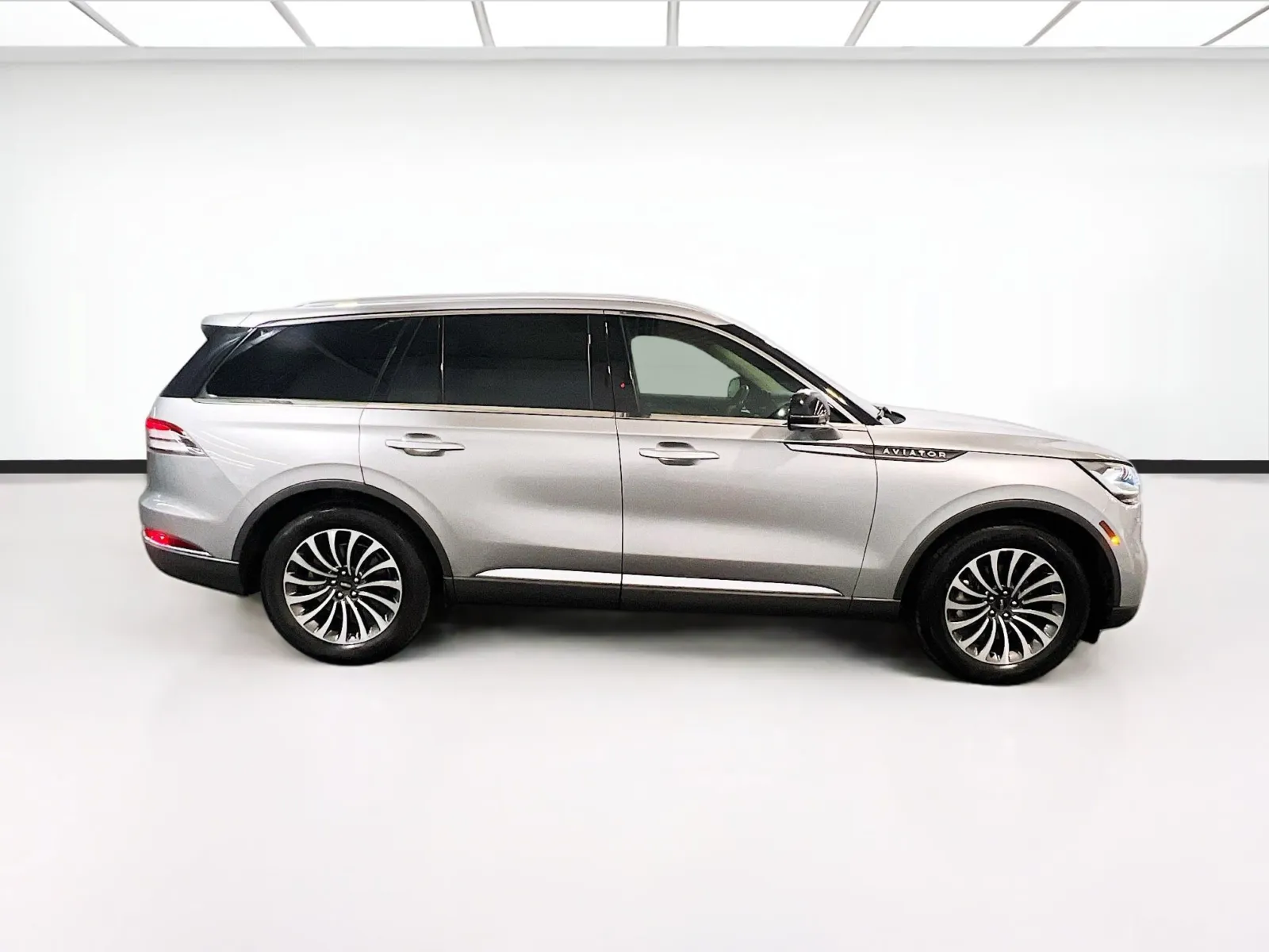 Lincoln Aviator photo 26