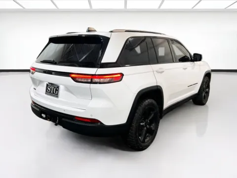 More photos of 2022 Jeep Grand Cherokee Altitude at STG Chandler, AZ