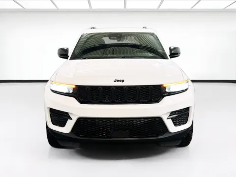 Photos of 2022 Jeep Grand Cherokee Altitude for sale in Chandler, AZ at STG Chandler