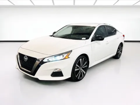 White 2022 Nissan Altima 2.5 SR for sale in Chandler, AZ
