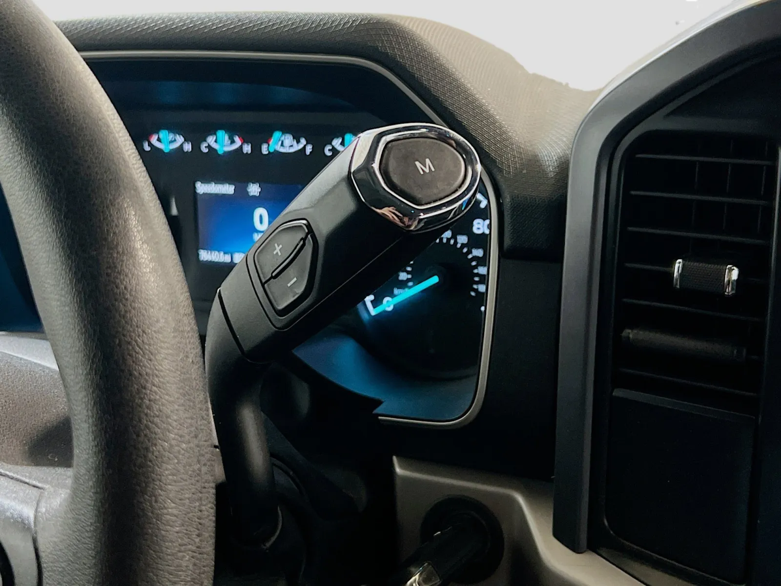 2023 Ford F-150 XLT - Photo 12