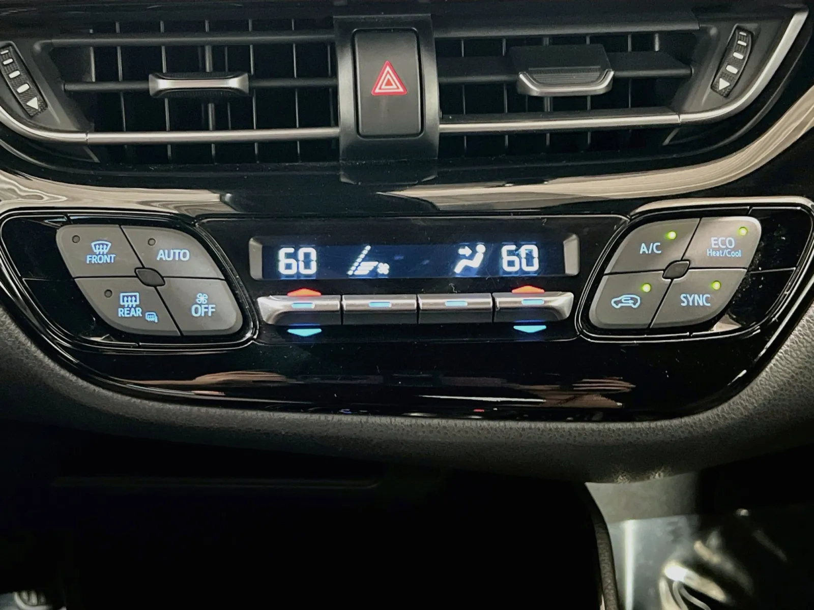 Toyota C-HR photo 11