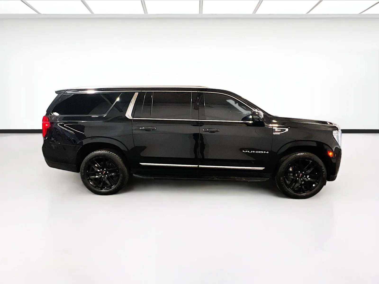 2023 GMC Yukon XL SLT - Photo 25