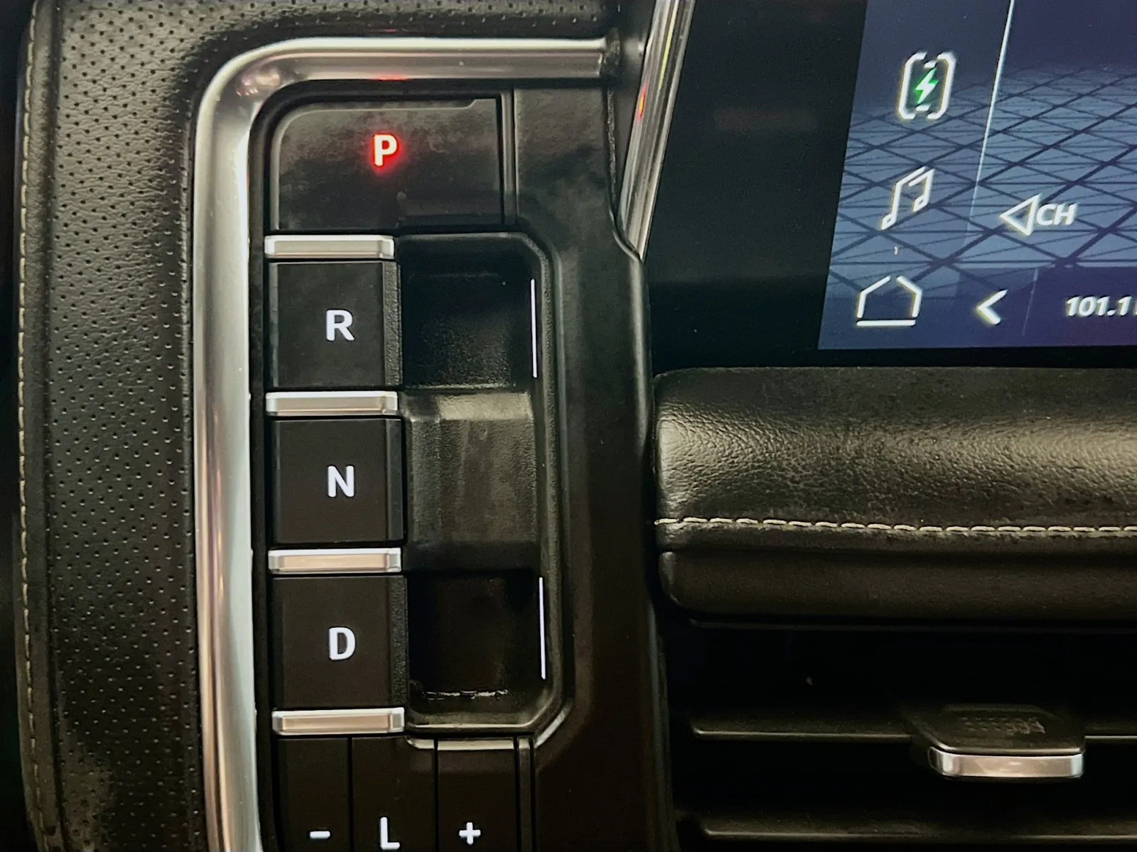 2023 GMC Yukon XL SLT - Photo 12