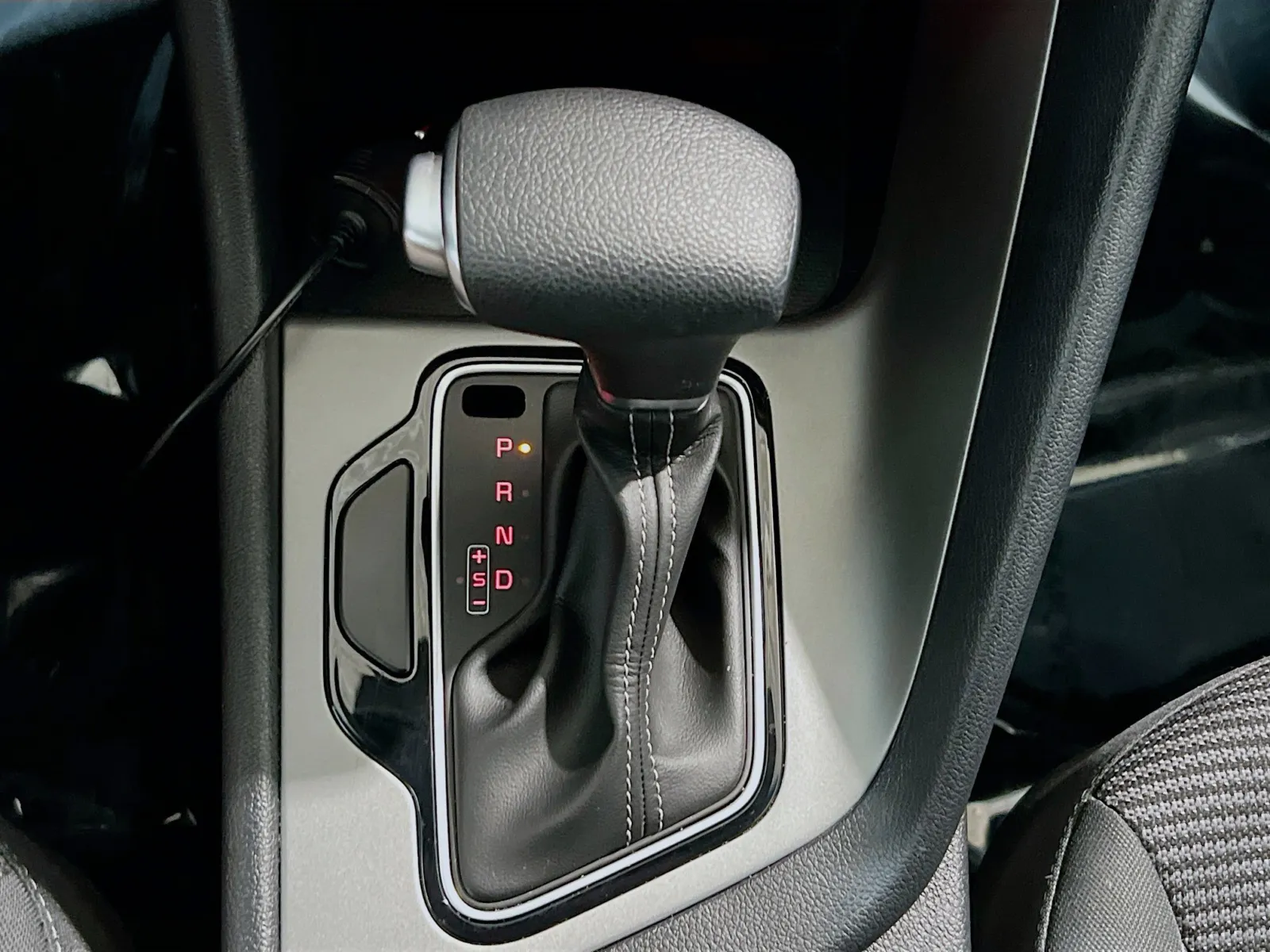2022 Kia Niro LX - Photo 12