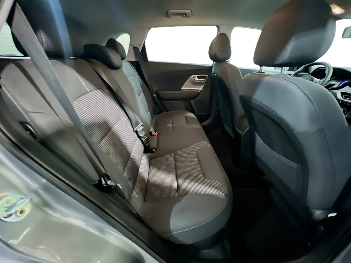 Kia Niro photo 18