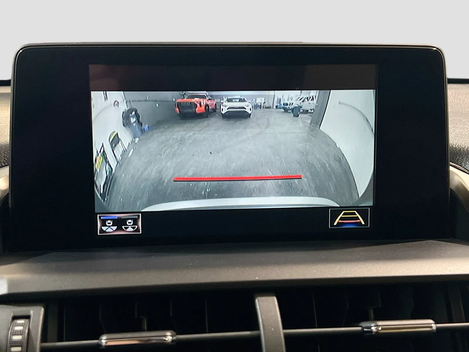 2021 Lexus NX 300 - Photo 9