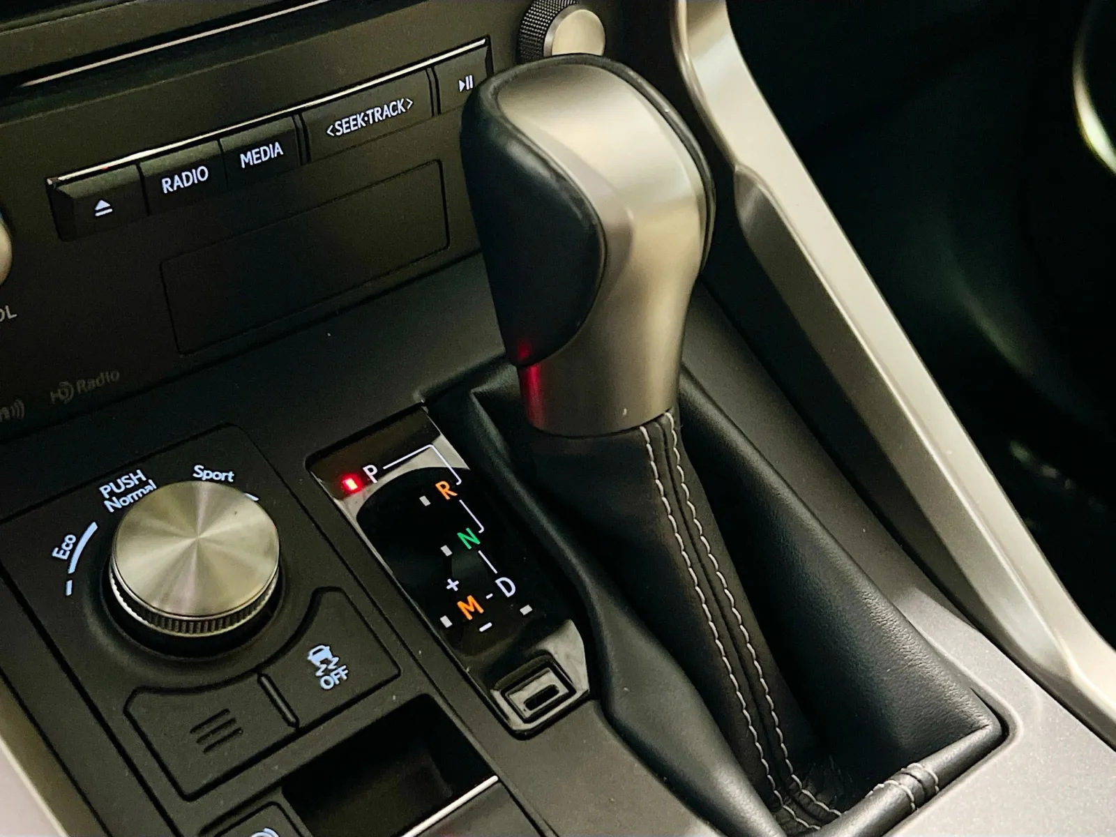 2021 Lexus NX 300 - Photo 12
