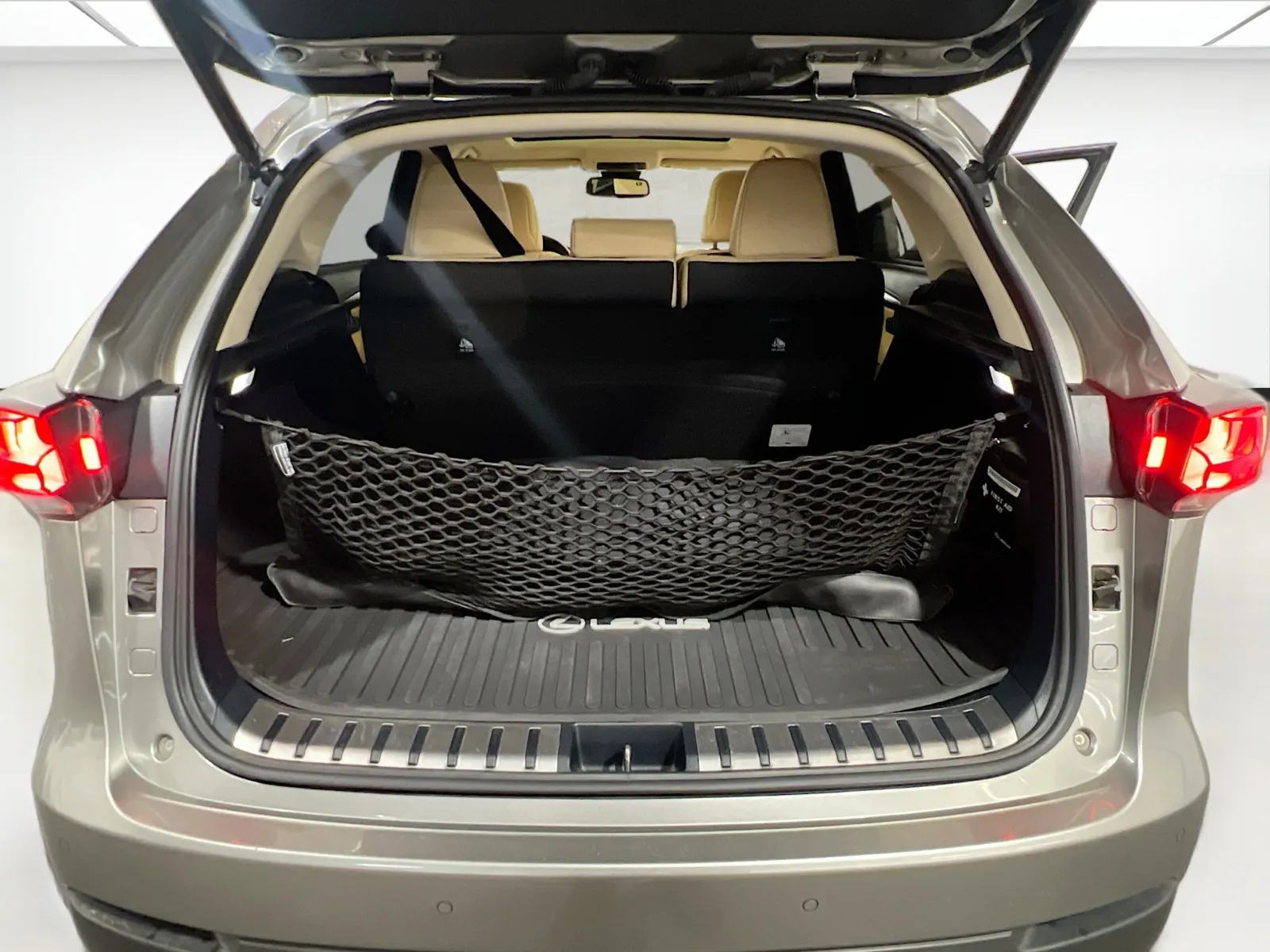2021 Lexus NX 300 - Photo 20