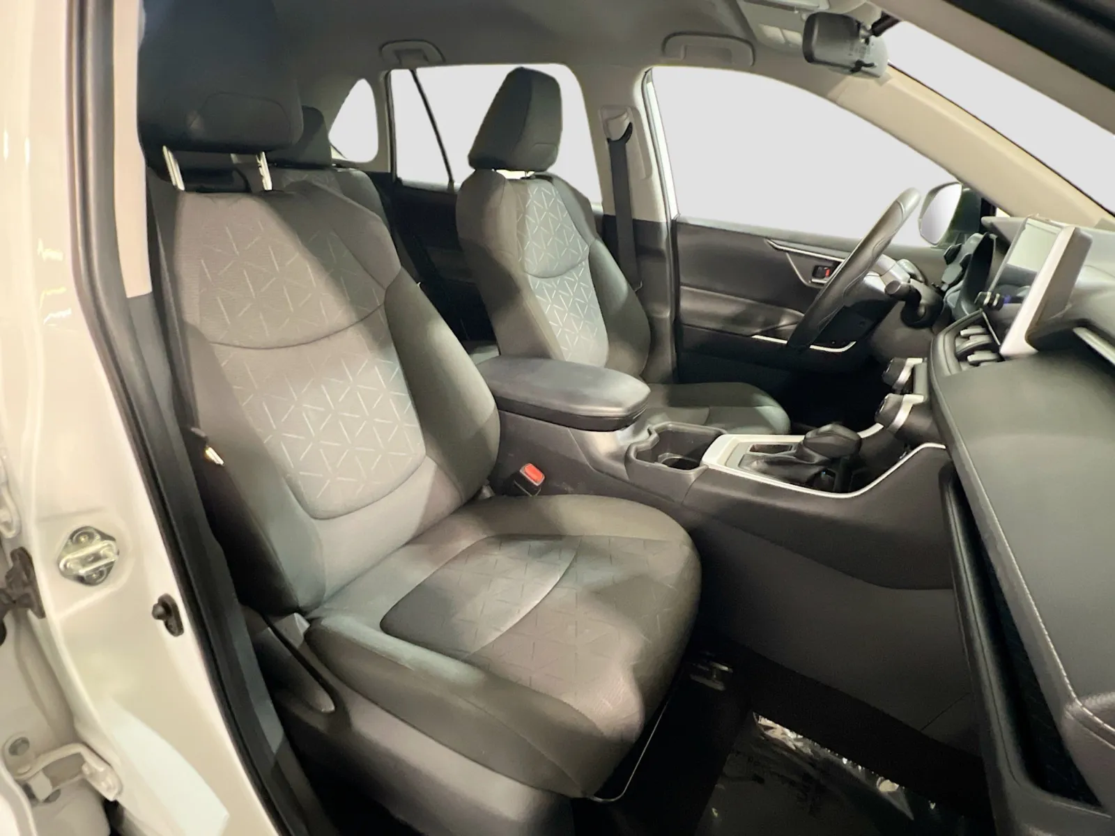 2023 Toyota RAV4 XLE - Photo 22