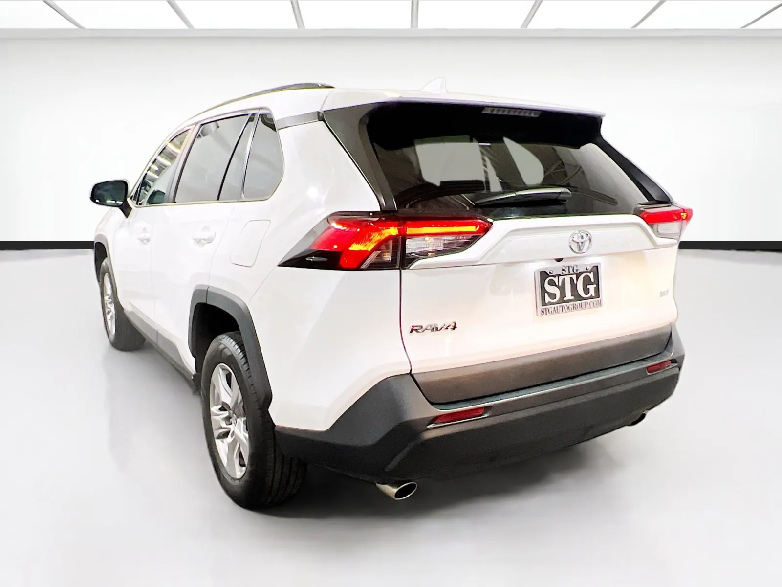 2023 Toyota RAV4 XLE - Photo 6