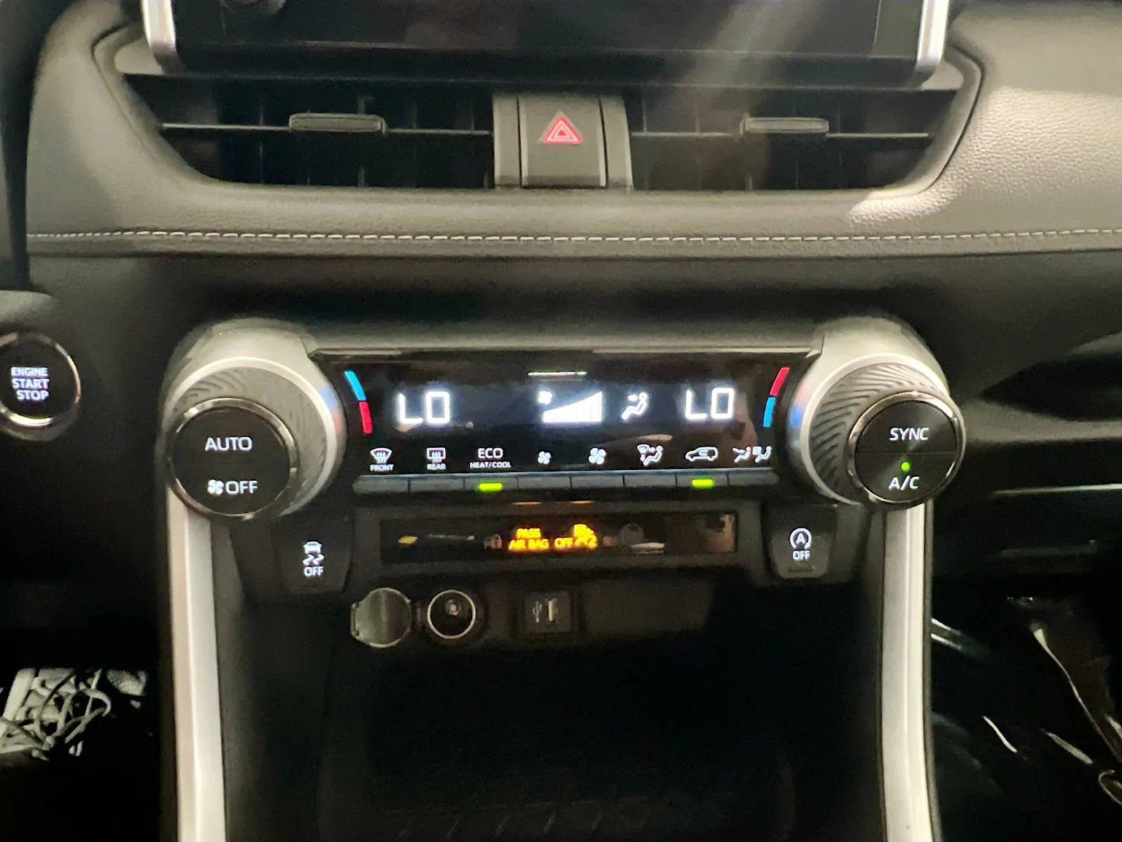 2023 Toyota RAV4 XLE - Photo 12