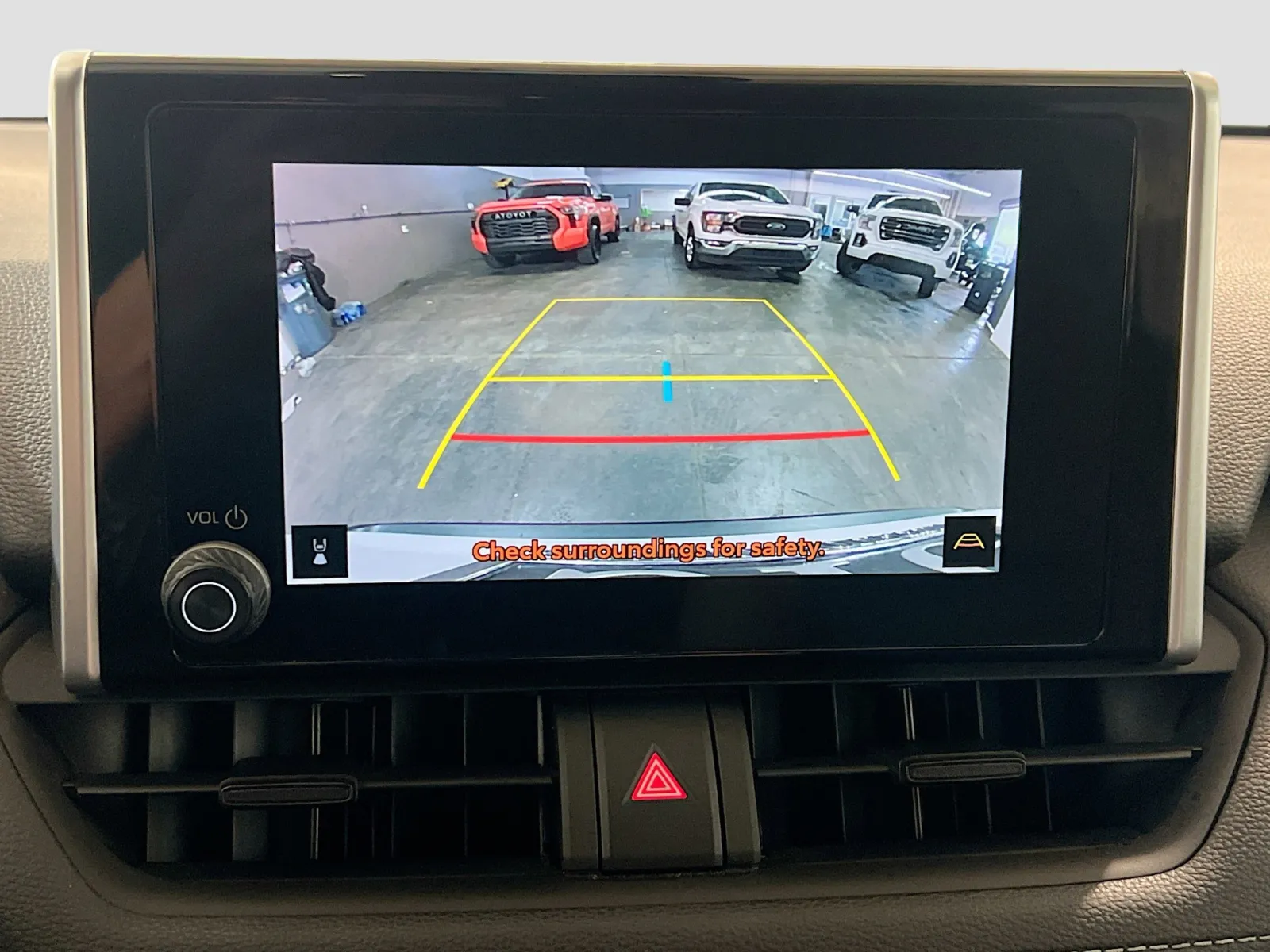 2023 Toyota RAV4 XLE - Photo 10