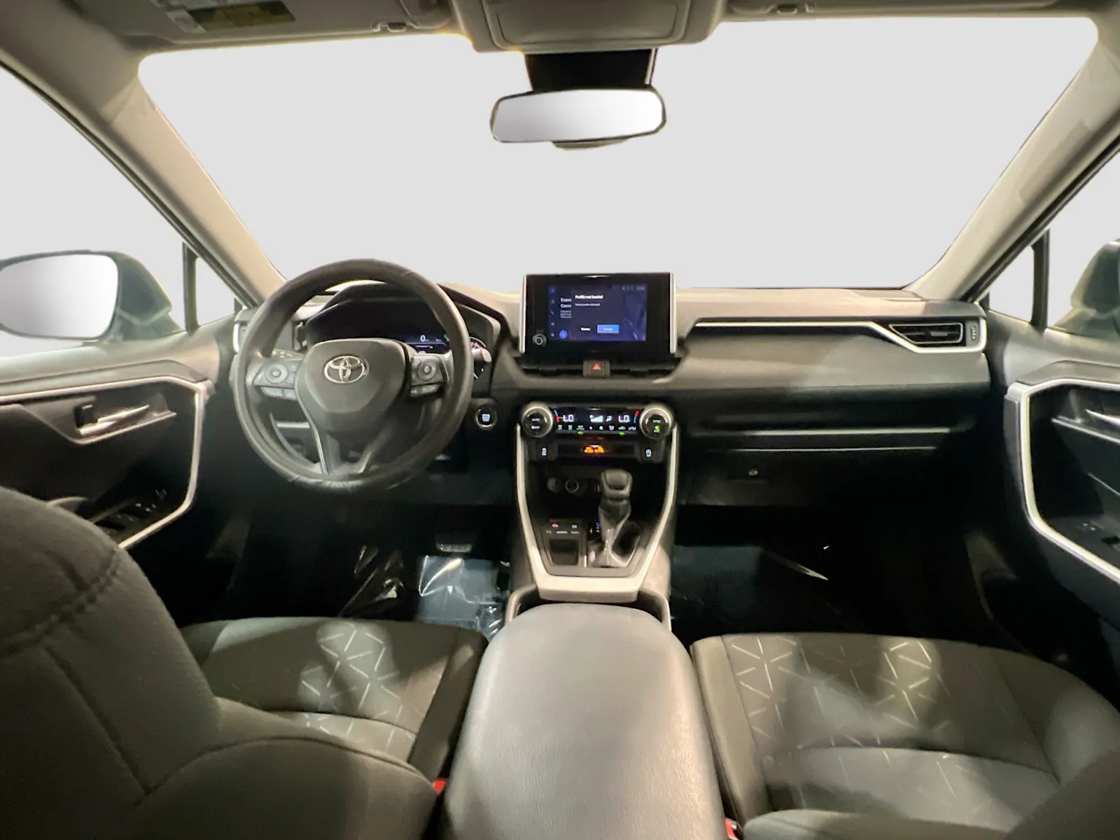2023 Toyota RAV4 XLE - Photo 17