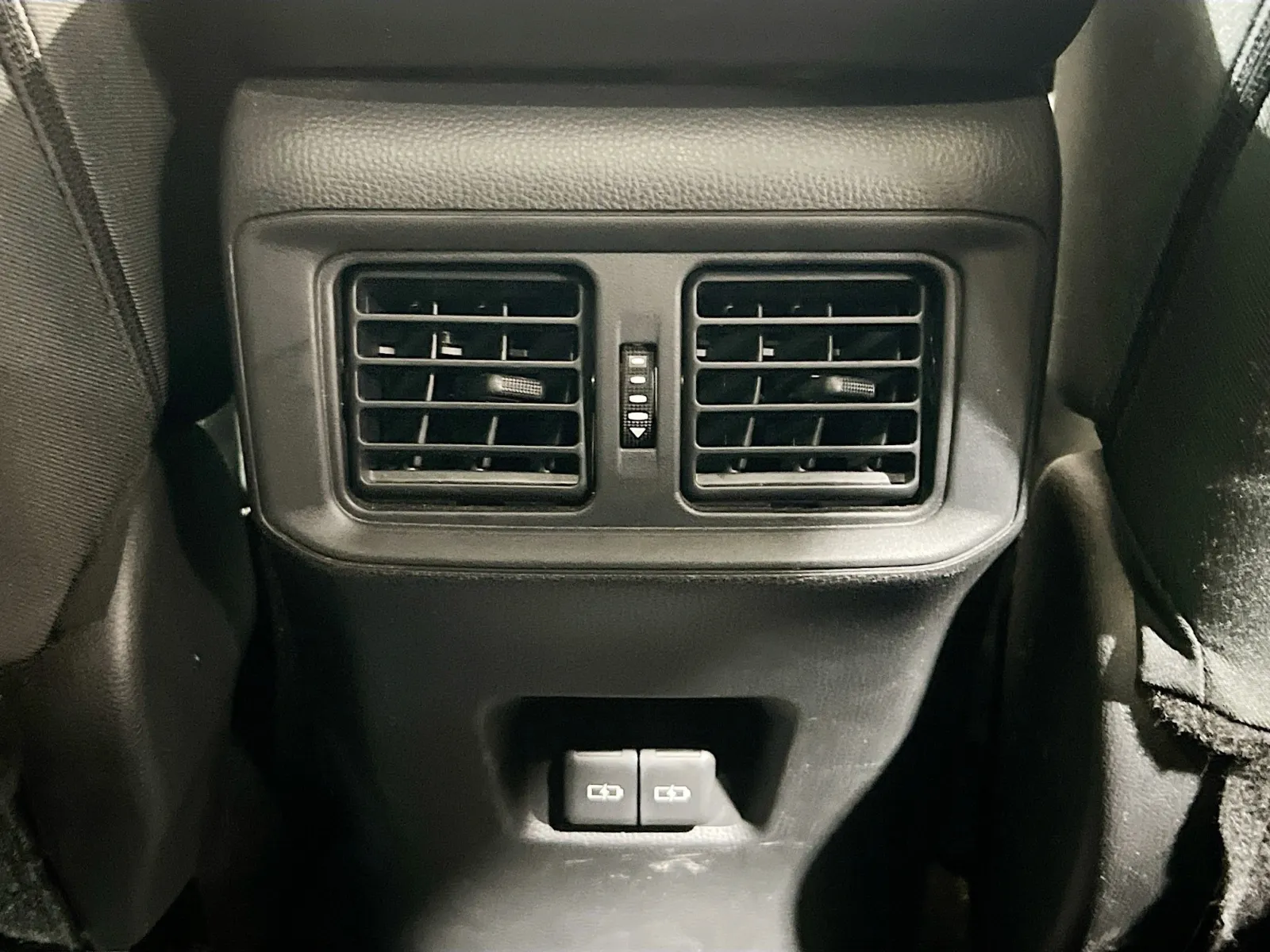 2023 Toyota RAV4 XLE - Photo 19
