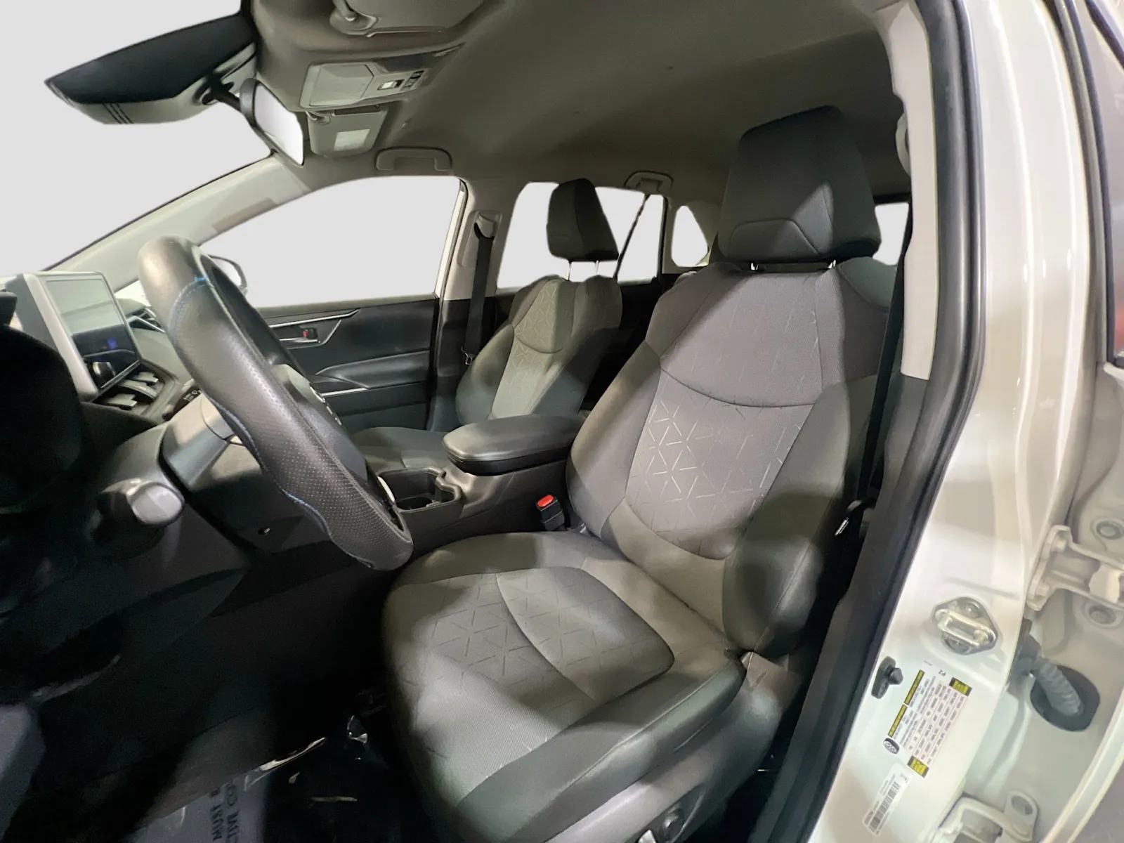 2023 Toyota RAV4 XLE - Photo 16