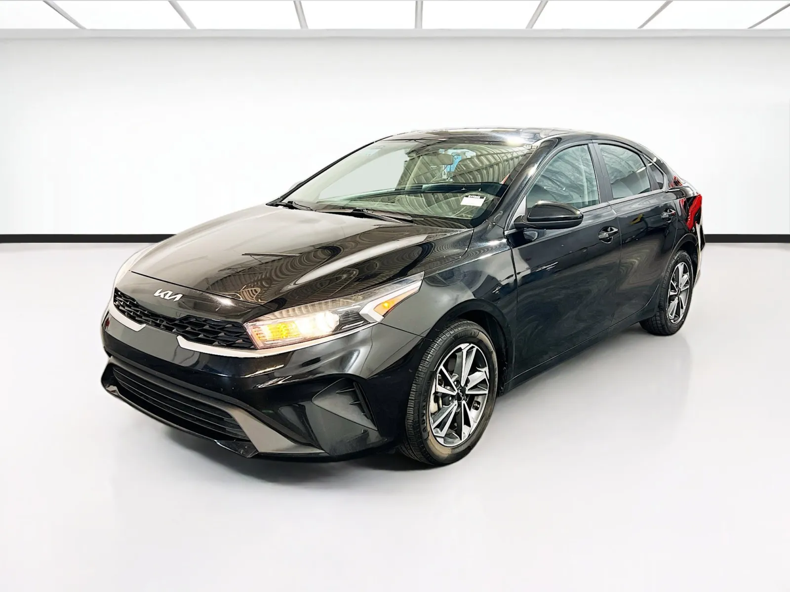 Black 2022 Kia Forte LXS for sale in Chandler, AZ