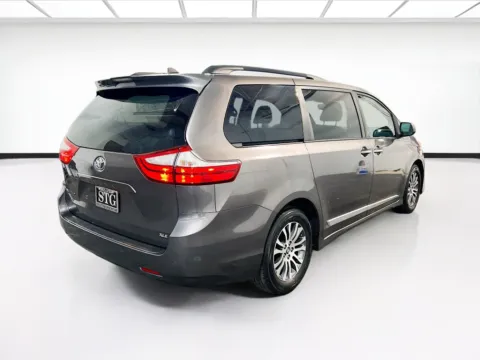 More photos of 2019 Toyota Sienna XLE Premium at STG Chandler, AZ