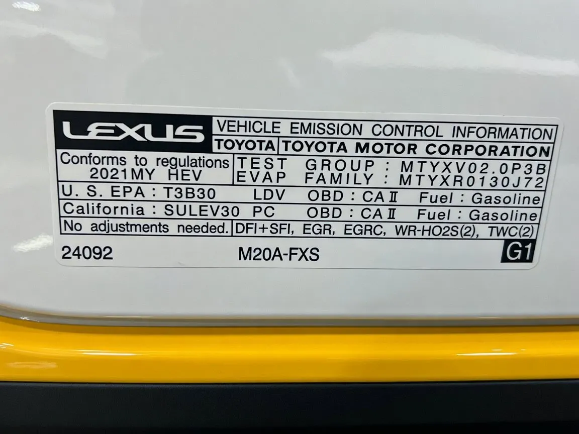 Lexus UX photo 13