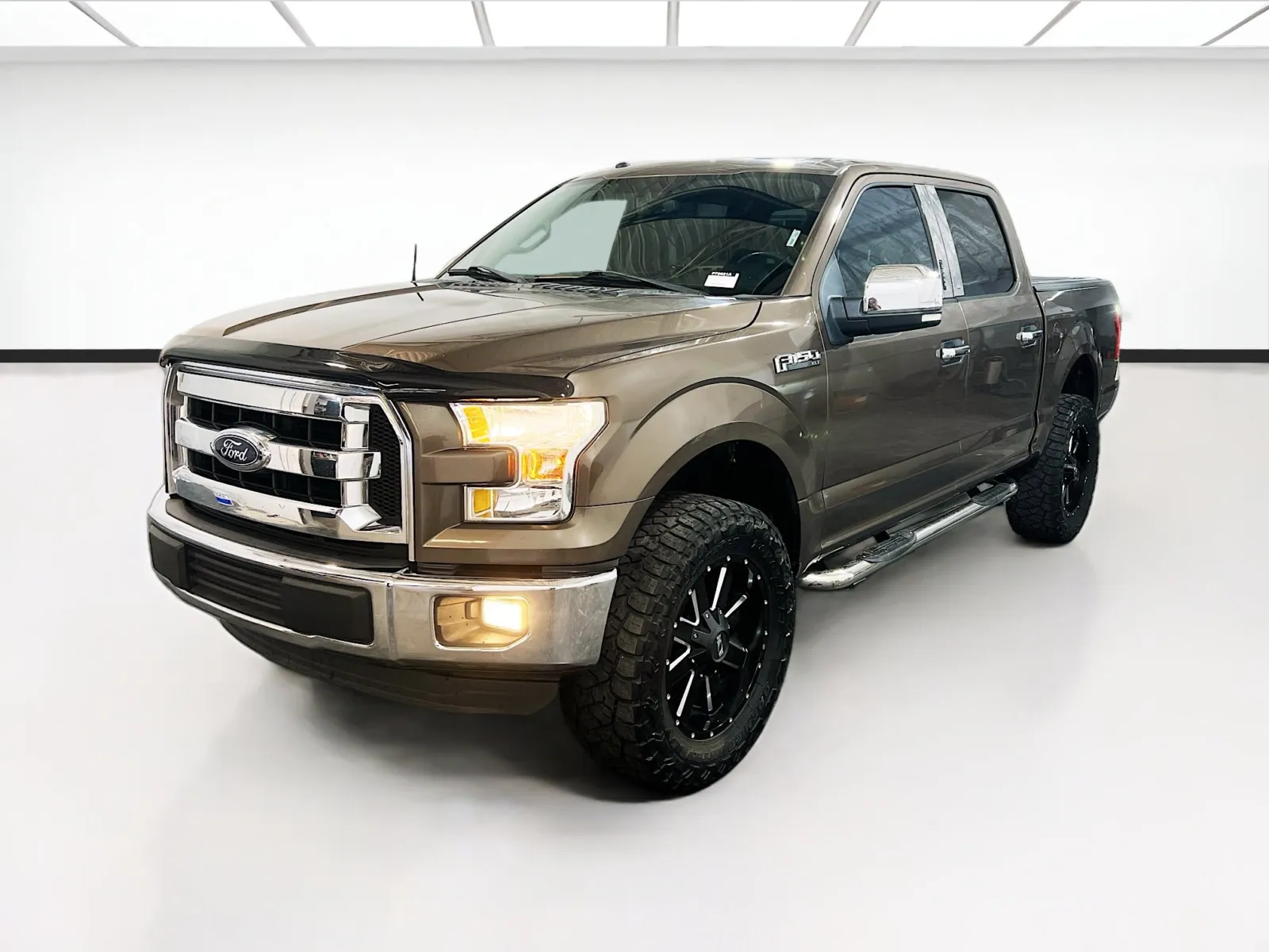 Silver 2016 Ford F-150 XLT for sale in Chandler, AZ