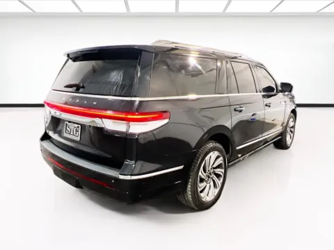 More photos of 2022 Lincoln Navigator L Reserve at STG Chandler, AZ
