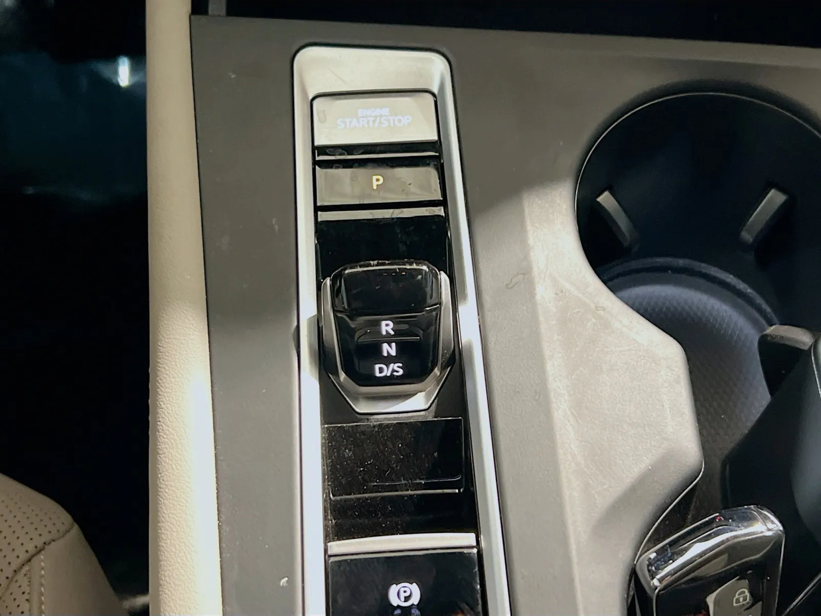 2025 Volkswagen Atlas SE - Photo 12