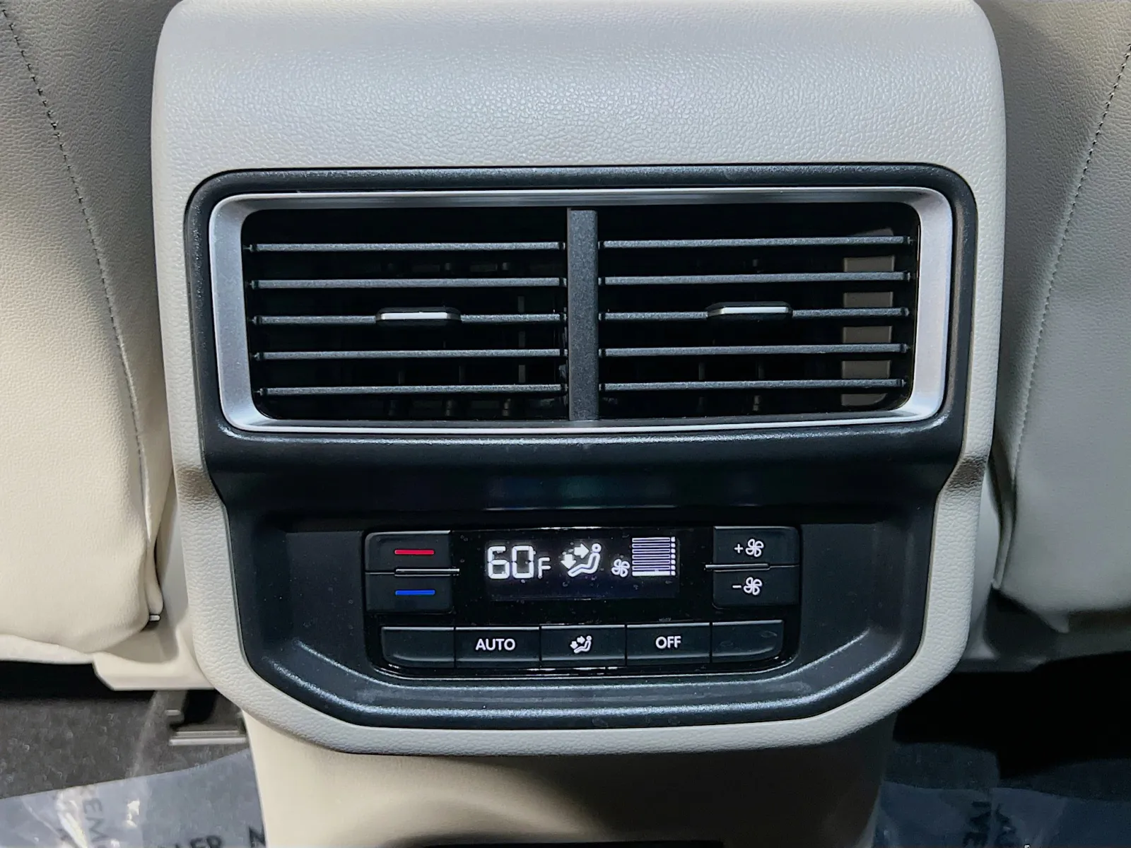 2025 Volkswagen Atlas SE - Photo 17