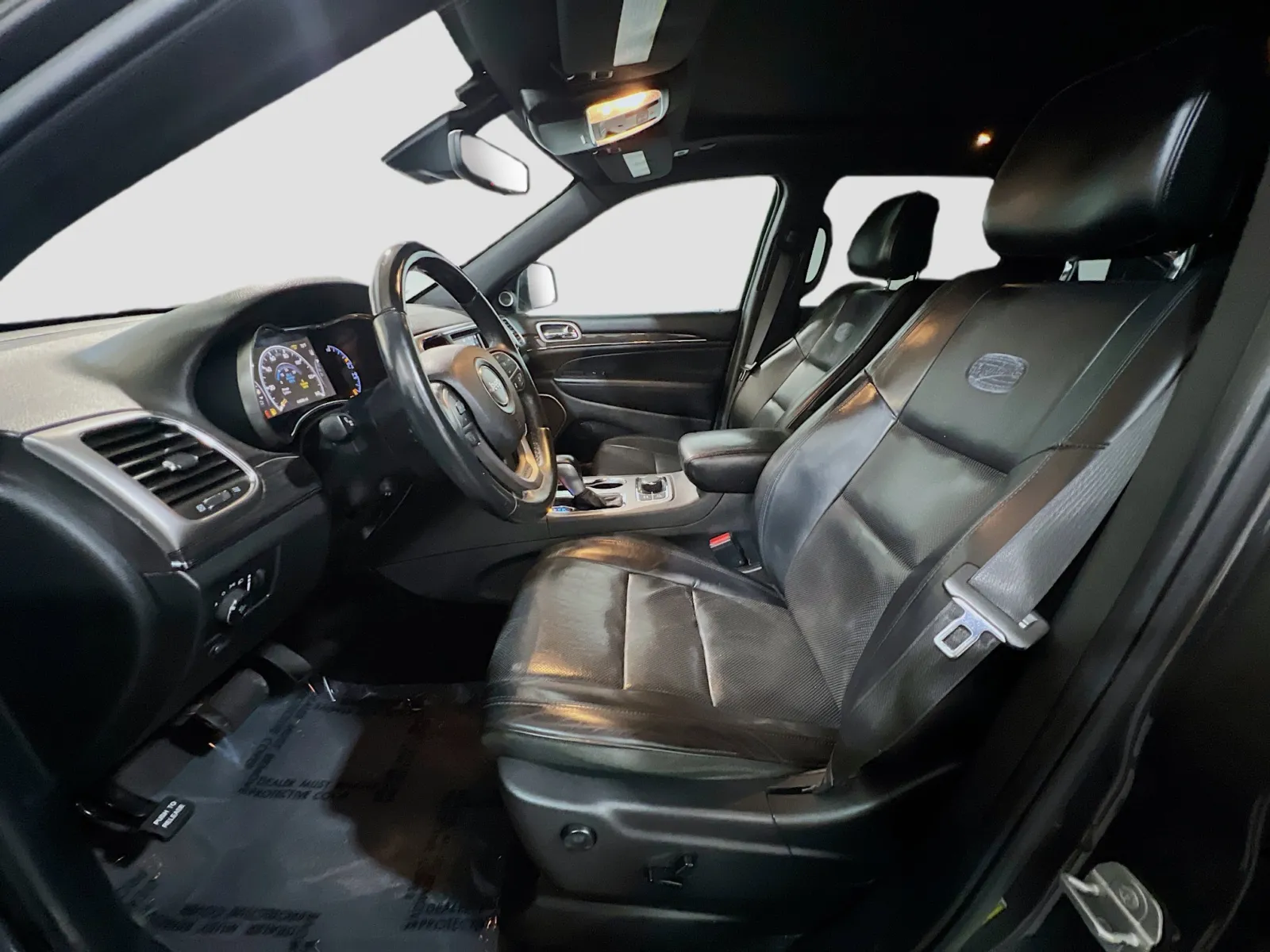 2018 Jeep Grand Cherokee Overland - Photo 16