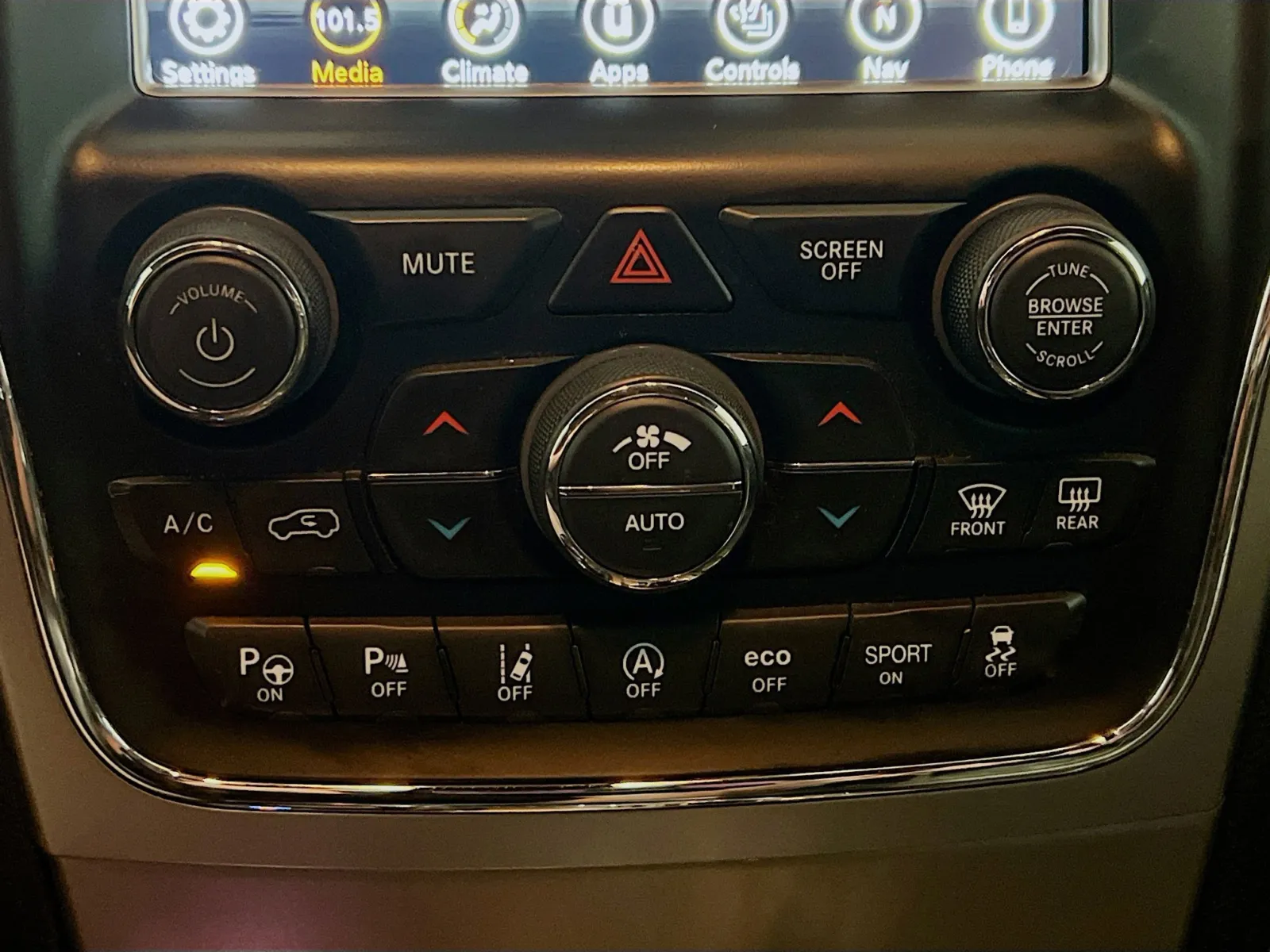 2018 Jeep Grand Cherokee Overland - Photo 12