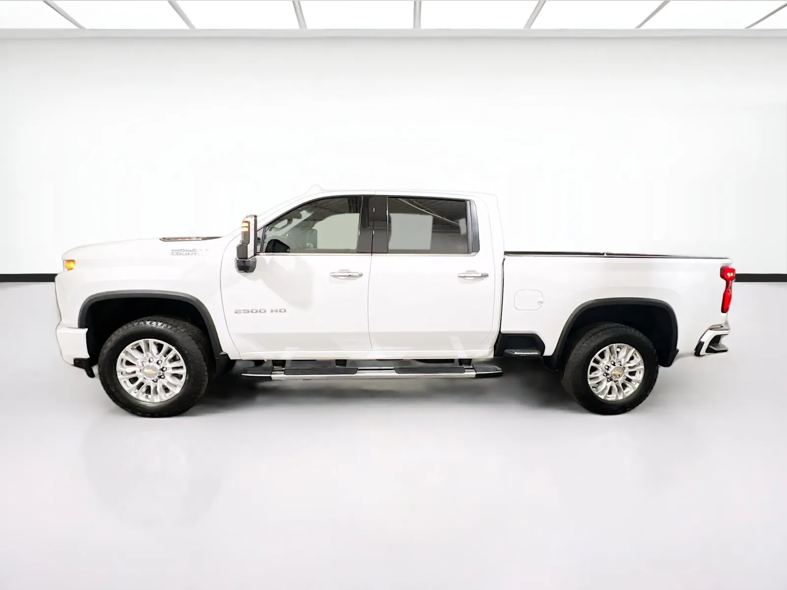 2022 Chevrolet Silverado 2500HD High Country - Photo 25
