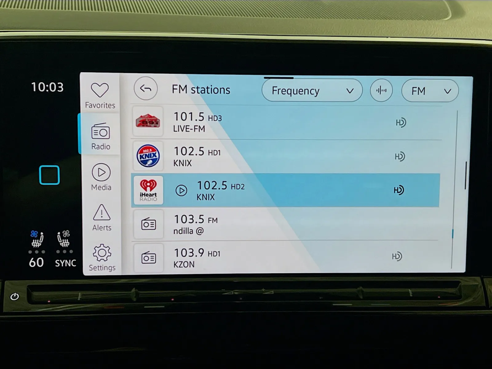 2024 Volkswagen Atlas SE w/Tech - Photo 10