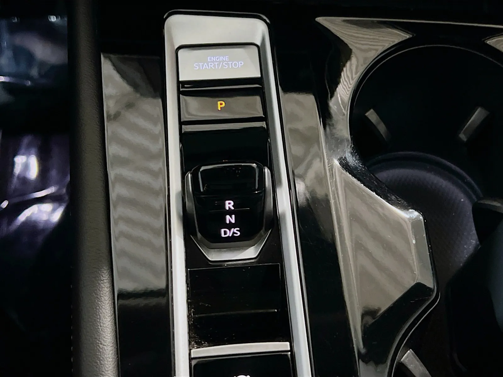 2024 Volkswagen Atlas SE w/Tech - Photo 12