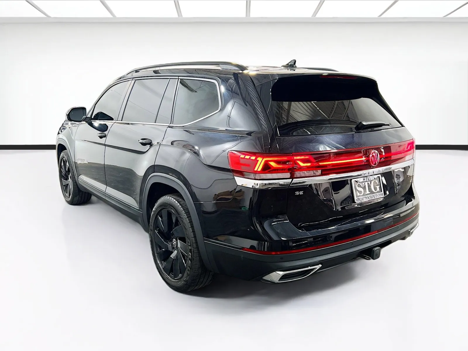 2024 Volkswagen Atlas SE w/Tech - Photo 6
