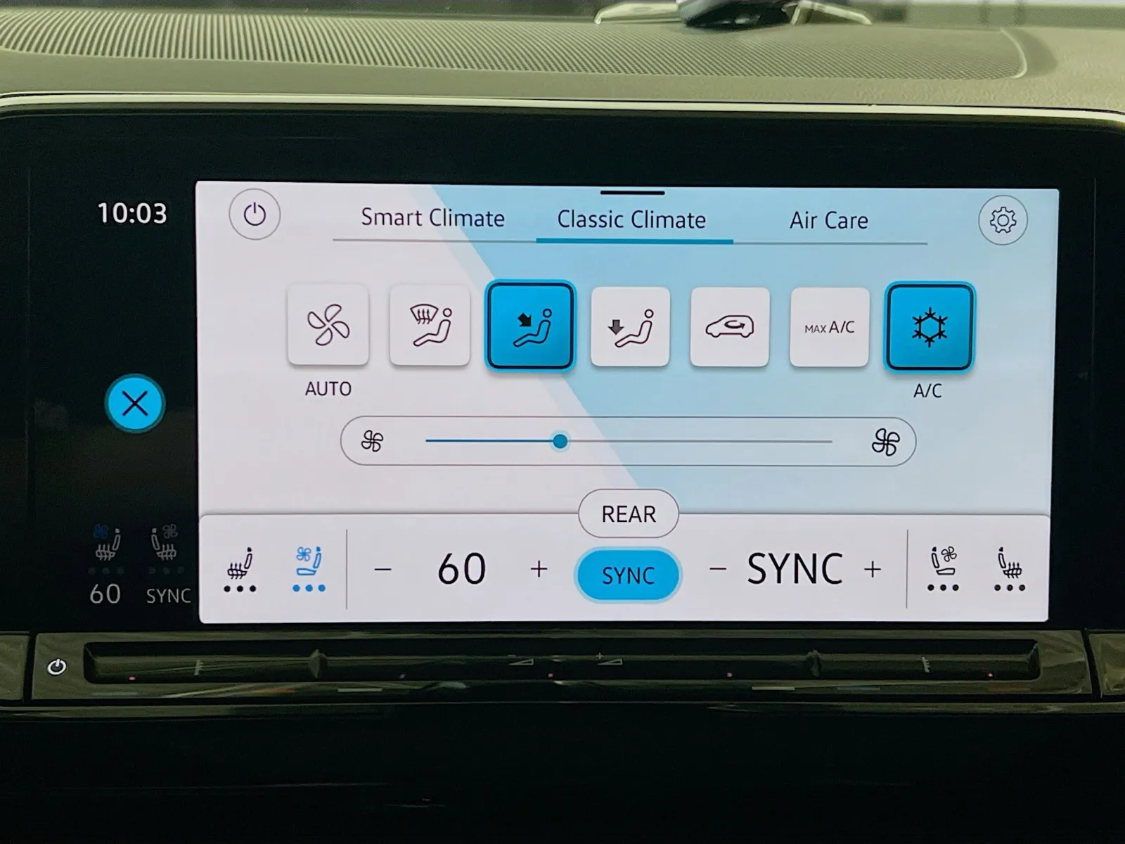 2024 Volkswagen Atlas SE w/Tech - Photo 11