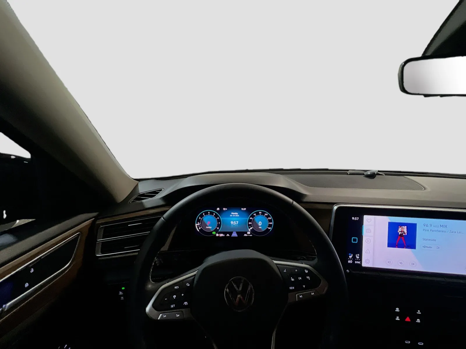 2024 Volkswagen Atlas SE w/Tech - Photo 7