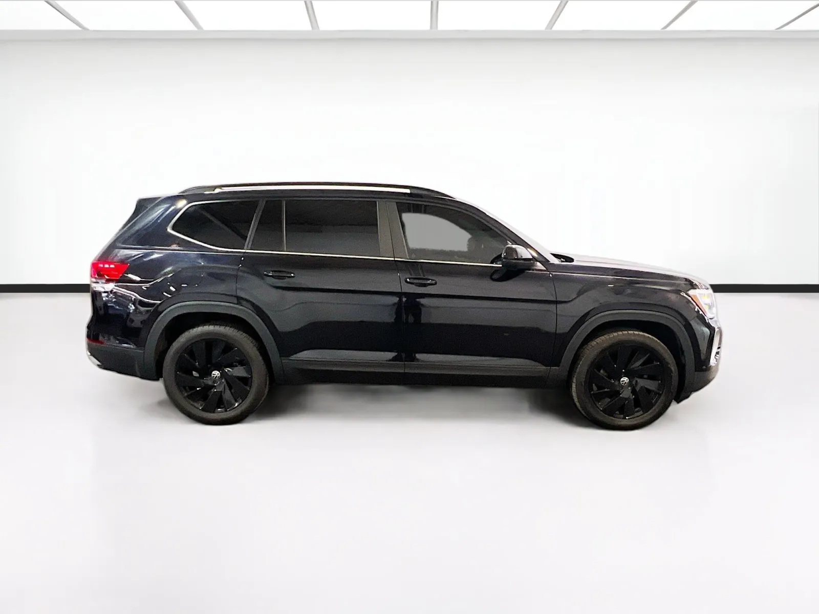 2024 Volkswagen Atlas SE w/Tech - Photo 24