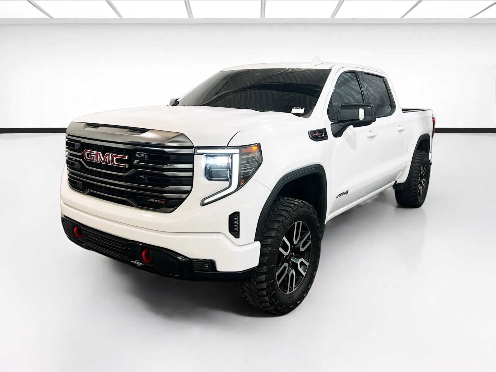 2022 GMC Sierra 4WD Crew Cab Short Box AT4's photo