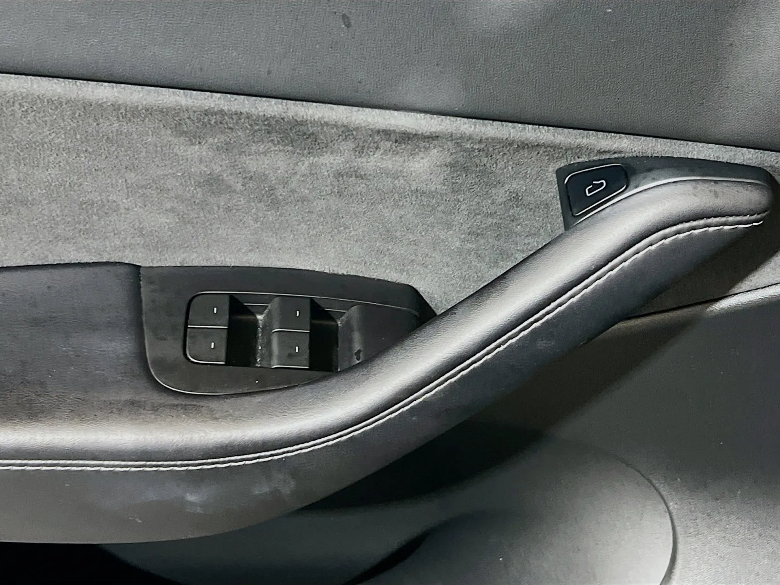 2022 Tesla Model Y Long Range - Photo 14
