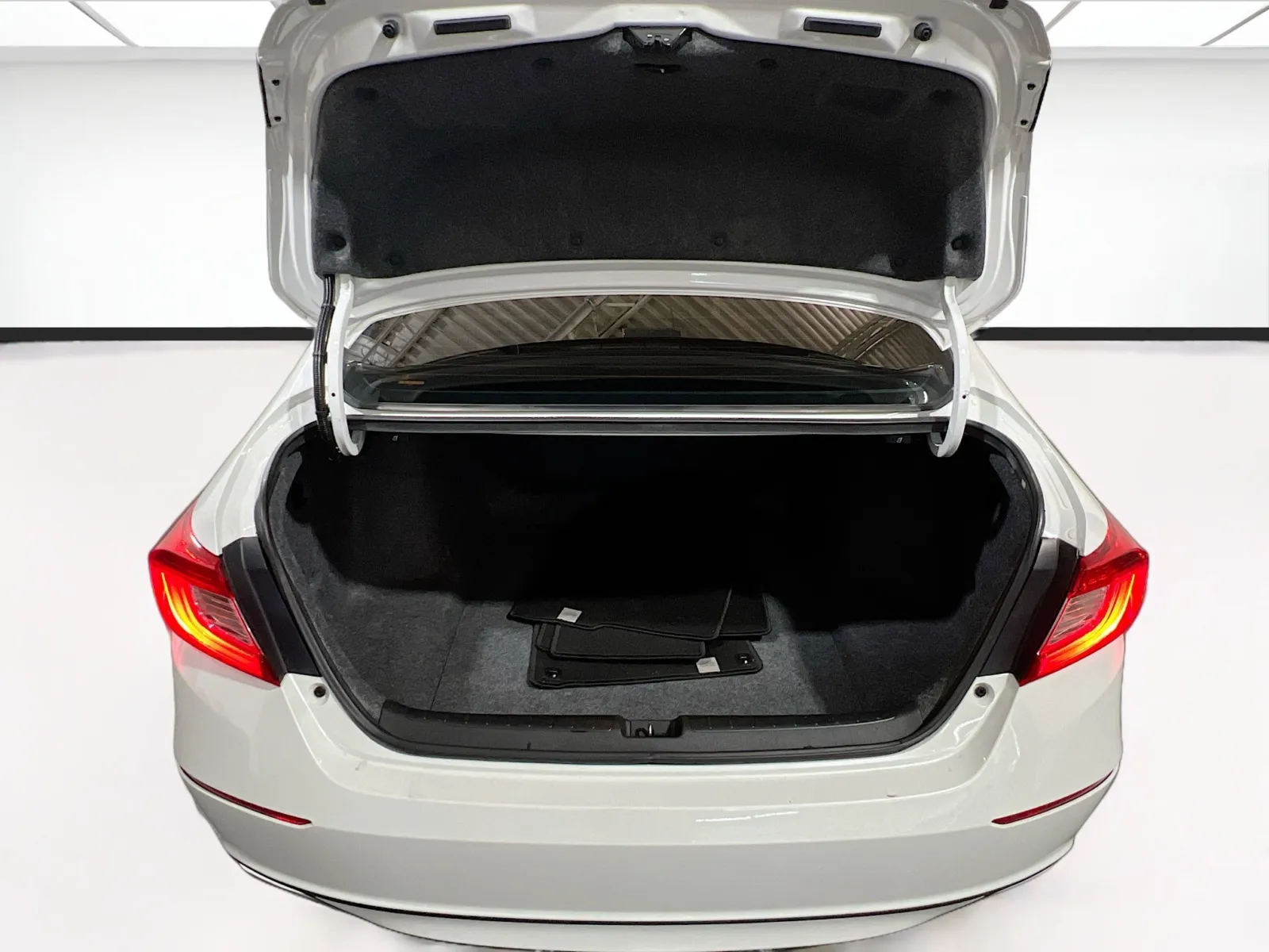 2018 Honda Accord EX-L - Photo 19