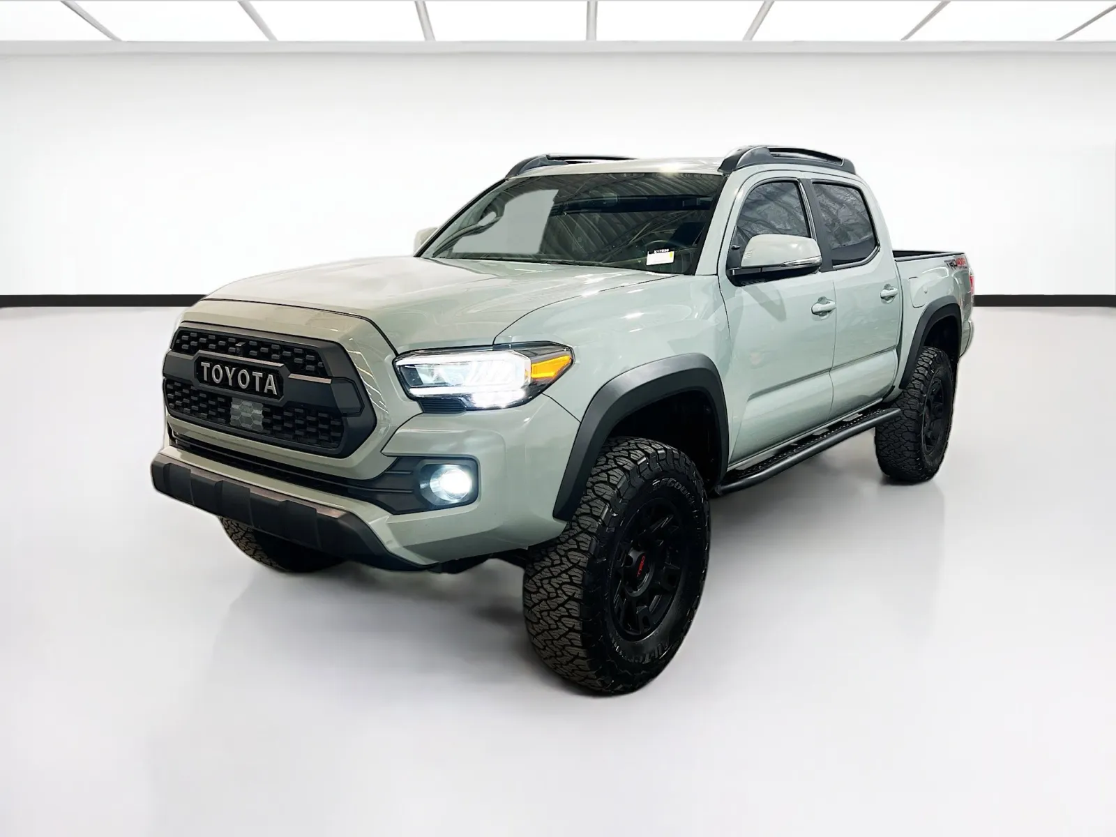 Gray 2022 Toyota Tacoma TRD Off-Road for sale in Chandler, AZ