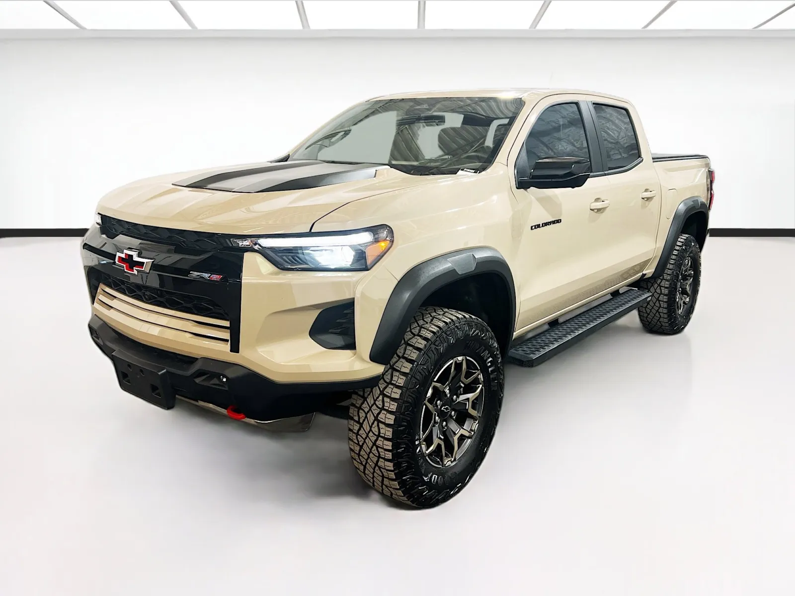 Beige 2024 Chevrolet Colorado 4WD ZR2 for sale in Chandler, AZ