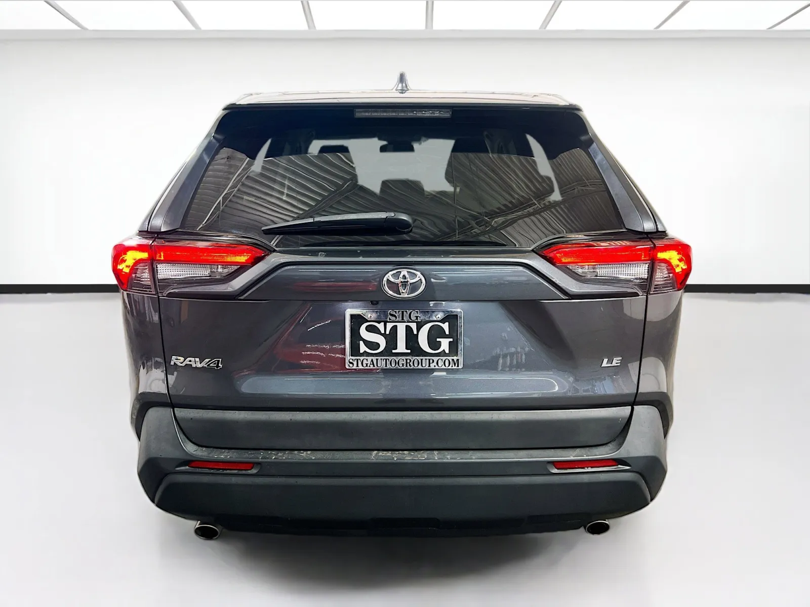 2023 Toyota RAV4 LE - Photo 5