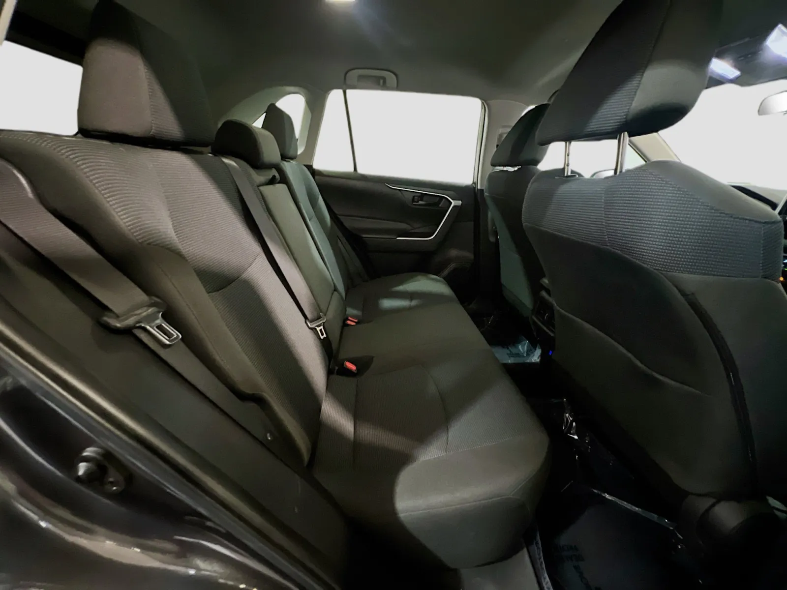 2023 Toyota RAV4 LE - Photo 19