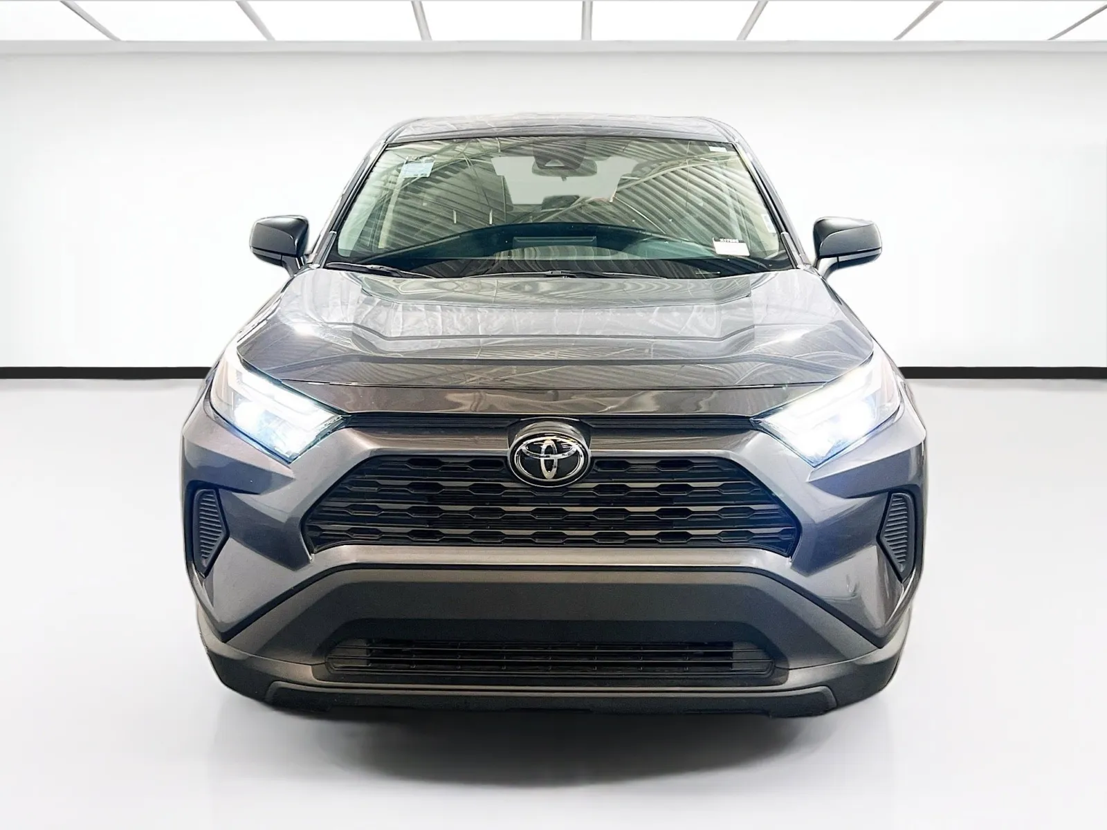 2023 Toyota RAV4 LE - Photo 2