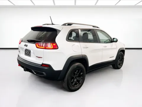 More photos of 2019 Jeep Cherokee Trailhawk at STG Chandler, AZ