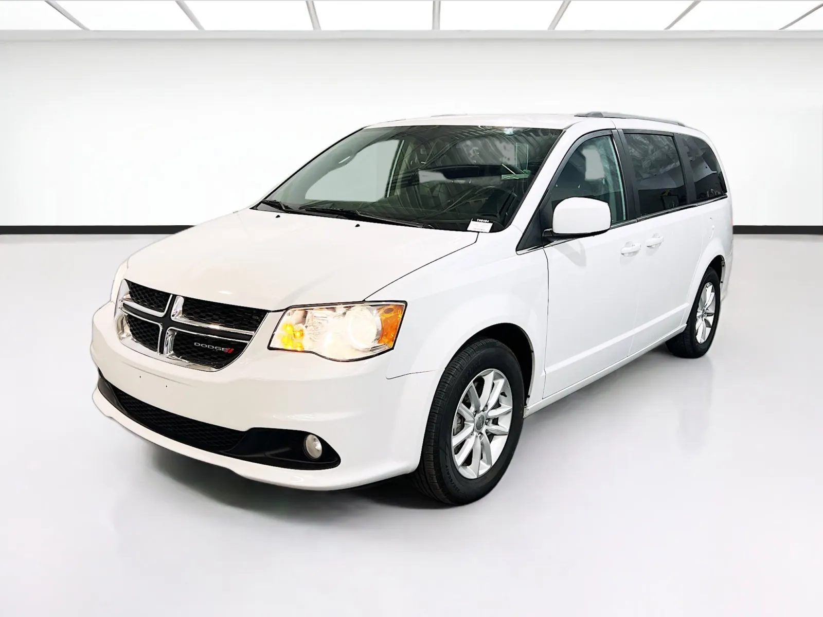 2019 Dodge Grand Caravan SXT's photo